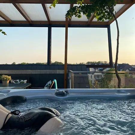 Amber Economy House &