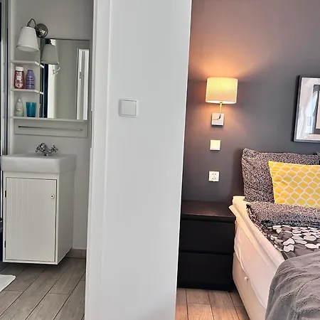 Hytte Amber Economy House & *