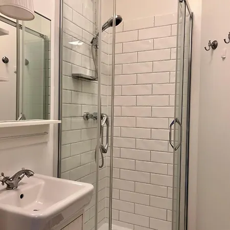 Amber Economy House & Hytte *