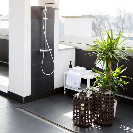 Amber Economy House & Lodge *