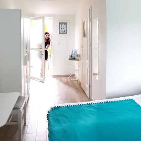 Hytte Amber Economy House & *