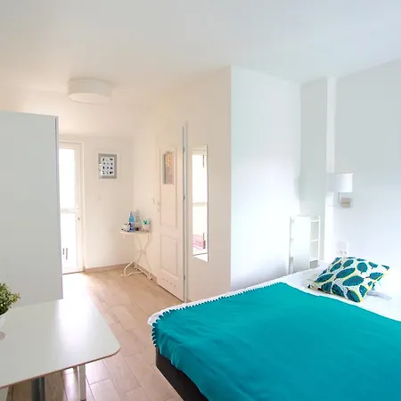 Hytte Amber Economy House & *