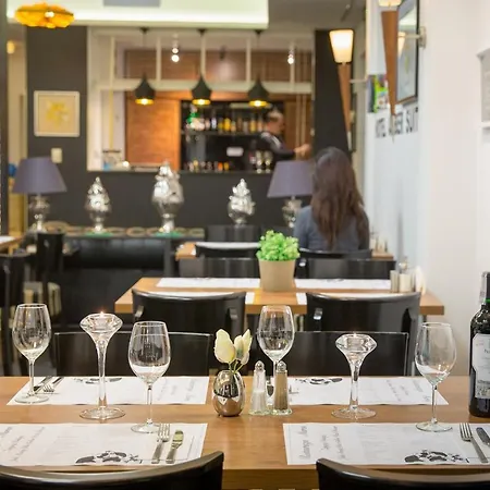 Amber Economy House & *