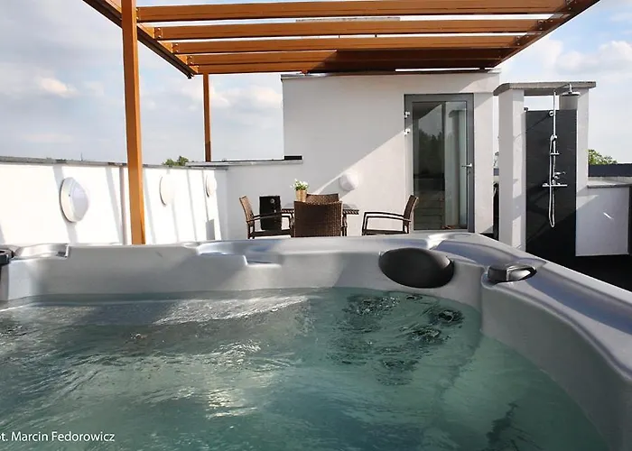 Alojamento de Turismo Selvagem Amber Economy House & *