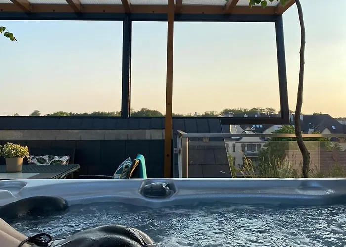 Amber Economy House &