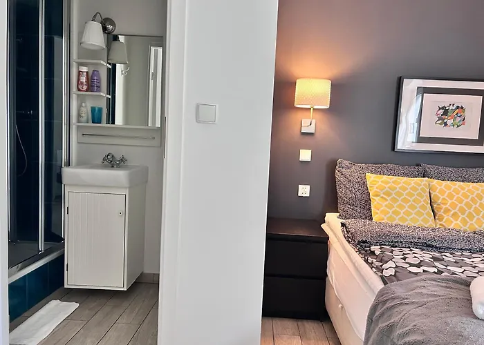 Alojamento de Turismo Selvagem Amber Economy House & *