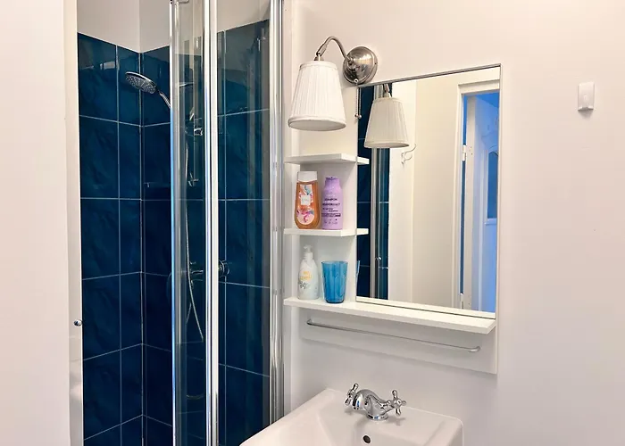 Amber Economy House & Alojamento de Turismo Selvagem *