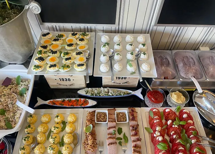 Amber Economy House &