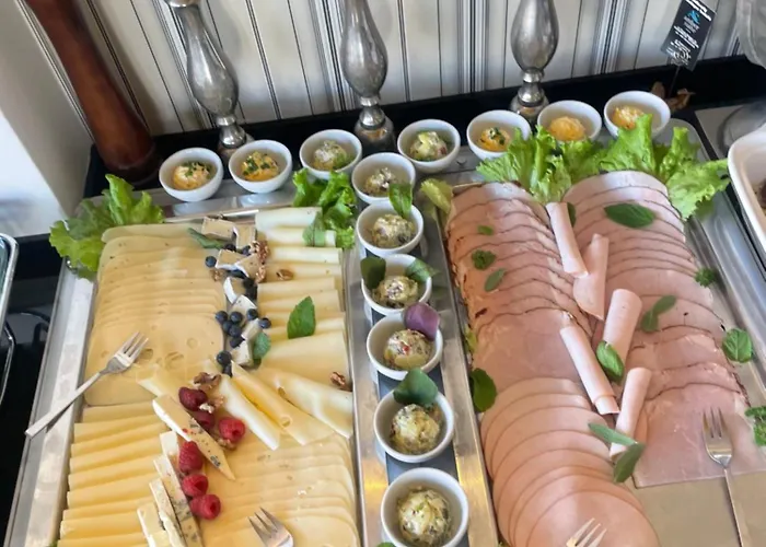 Amber Economy House &