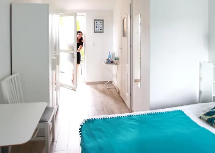 Alojamento de Turismo Selvagem Amber Economy House & *